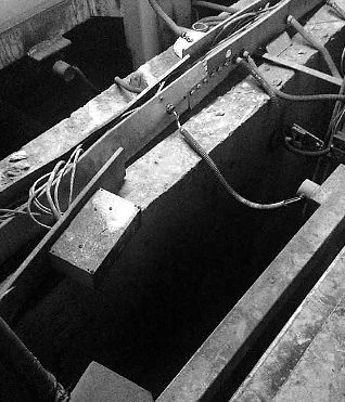 升降式停車庫縫隙很大，孩（hái）子雙手骨折